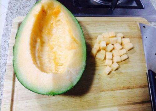 哈密瓜杆咋样吃,创意料理新体验