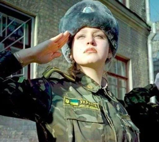 吃瓜爆料乌克兰女兵,战火中的花木兰，无畏的巾帼英雄