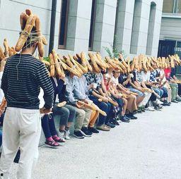 街头吃瓜图片大全,吃瓜群众众生相